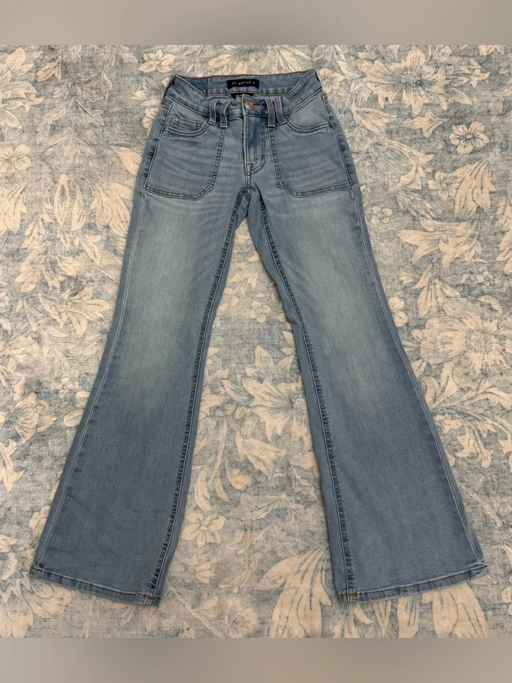 Aeropostale women’s Light Blue low rise Flared Jeans size 000